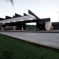 Restaurace v chilském Santiagu s názvem Mestizo zaujme svými ostrými tvary. 