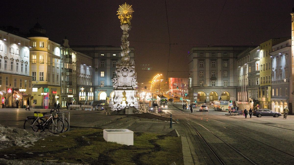 Jeden mrtvý a jeden vážně zraněný po útoku nožem v centru Lince