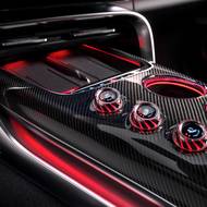 Nastavení vozu usnadní otočné voliče ve středové konzole.