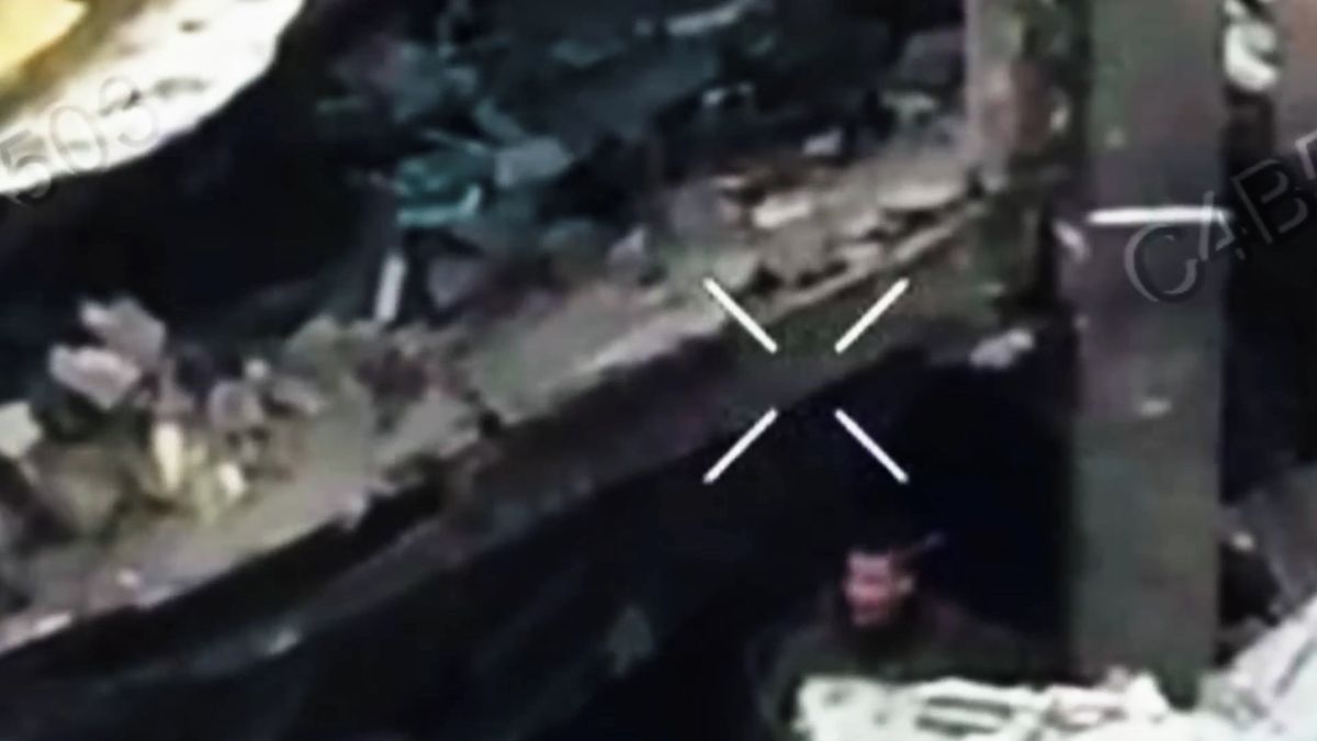 Jsme psychopati. Ukrajinský voják odnesl k Rusům nálož na zádech