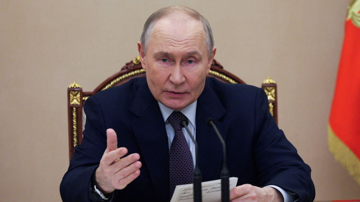 „Postavte ho před soud.“ Ruský blogger se pustil do Putina, skončil na psychiatrii