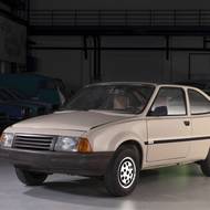 Škoda 748 (1985): Již v průběhu úspěšného působení soutěžního speciálu Škoda 130 RS se intenzivně pracovalo na jeho nástupci. Jednou z možností byla úprava chystané řady typu 743 (modely Garde a Rapid). Na podvozku Škody 130 RS tak v letech 1979 až 1980 vznikly tři prototypy s odlišně řešenými předními i zadními částmi karoserie. Součástí sbírky Škoda Muzea se stal čtvrtý a poslední prototyp, vyrobený v Kvasinách v roce 1985.