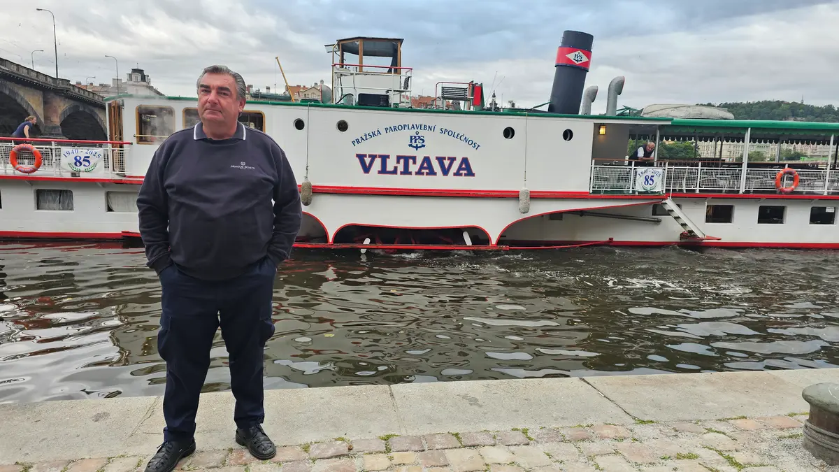 Proti pirátskému návrhu na omezení lodí v Praze se provozovatelé brání historií i módou náplavek