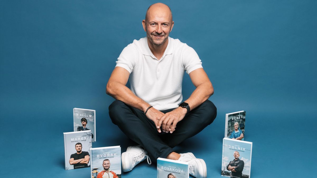 Vyzpovídal vyjednavače i pilota a prodal 400 tisíc knih. Žádná otázka není blbá, říká Martin Moravec