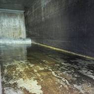 Každá z 8 sekcí nádrže je oplachována vlastní vanou o objemu 2,5 m3