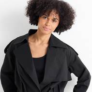 Krátký trenčkot, C&A, 998 Kč