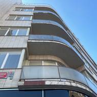 Dům stojí v JZ cípu nám. Svobody 