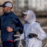 Kdo si chce ráno jít zaběhat, měl by se přiobléknout. S aktuálním ochlazením by krátký rukáv nestačil.