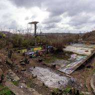 Bazén slavnostně otevřel v roce 1930 předseda českého plaveckého klubu Miloš Havel, strýc pozdějšího prezidenta Václava Havla.