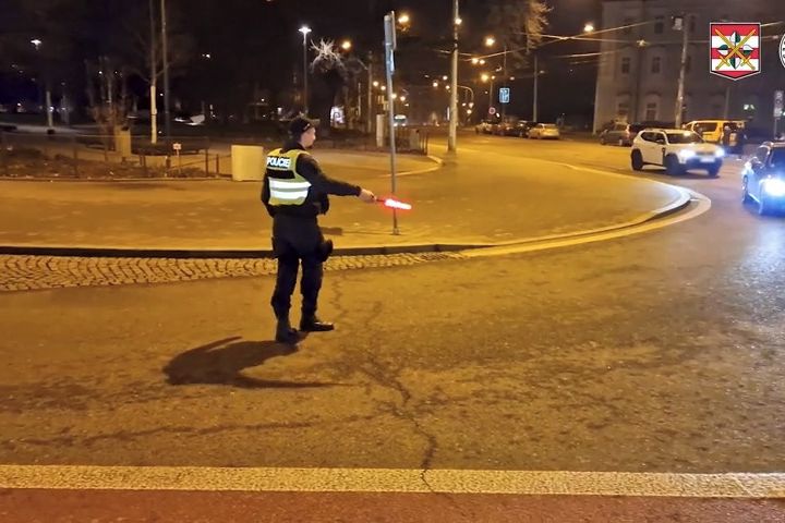 Taxikář se zákazem řízení jezdil po Brně, kontroly odhalily problém u třetiny jeho kolegů