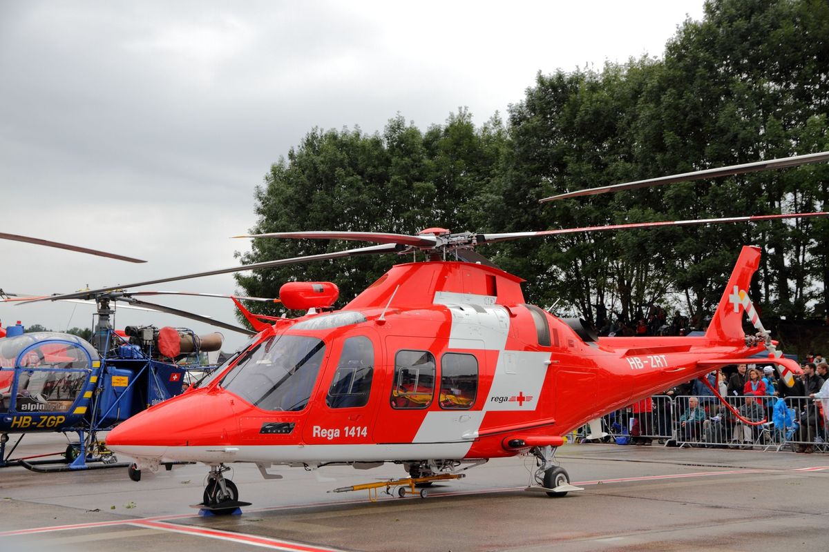 Ve Švýcarsku zemřel český paraglidista. Narazil do skály