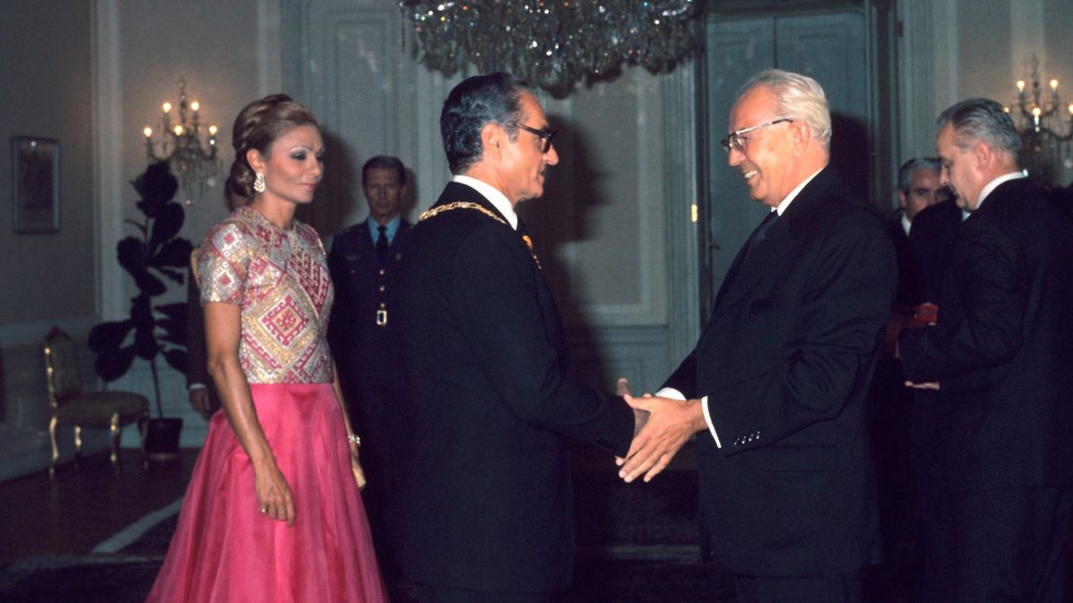 Jak se Íránci z Československa snažili odstranit šáha Pahlavího