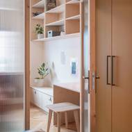 Ložničku lze zcela uzavřít.