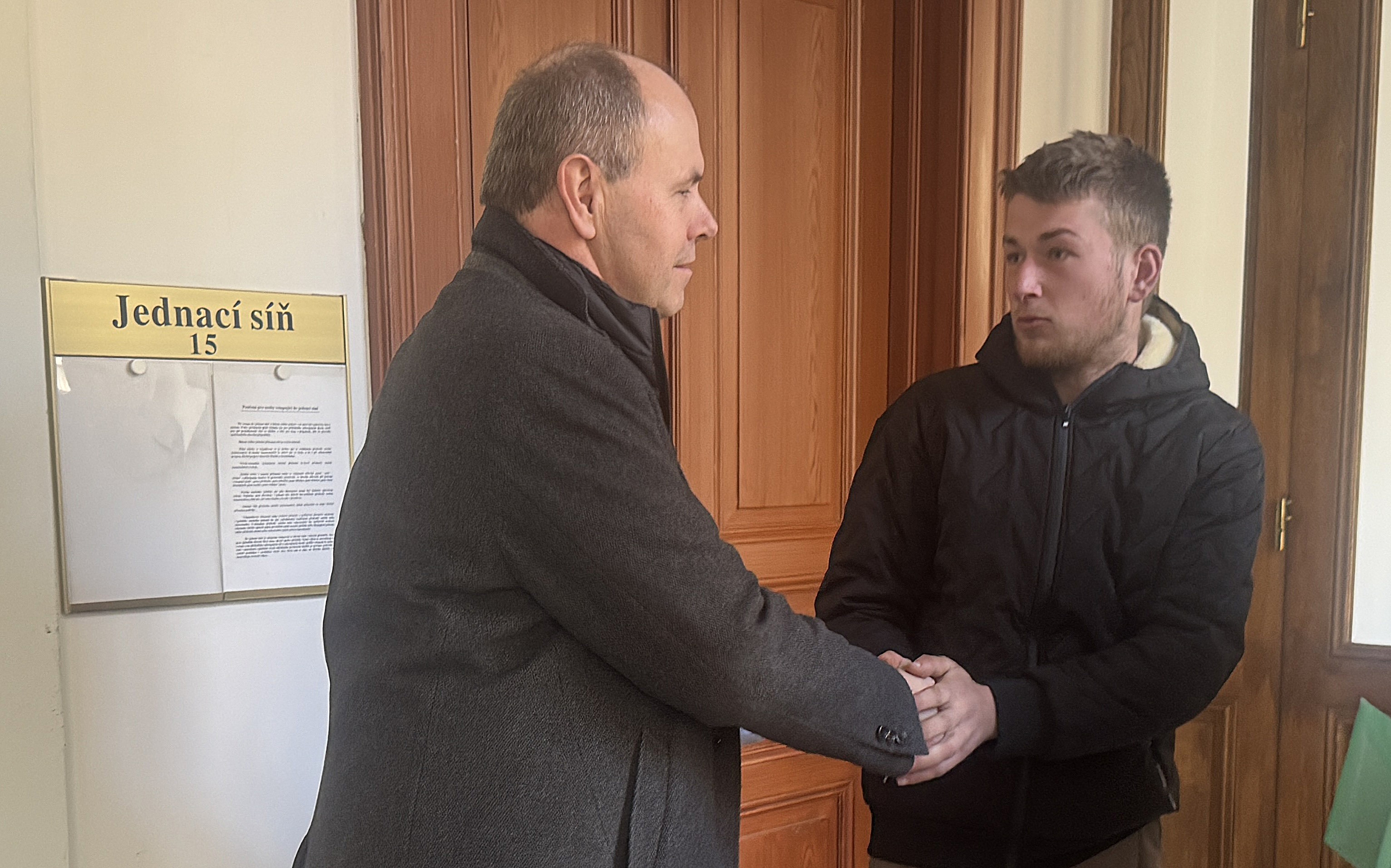 Đe Dọa Tính Mạng và Tấn Công Thị Trưởng Rabí