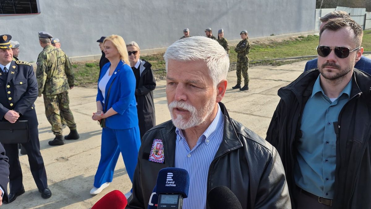 Pavel zajel na kontrolu logistické jednotky české armády v Rakovníku