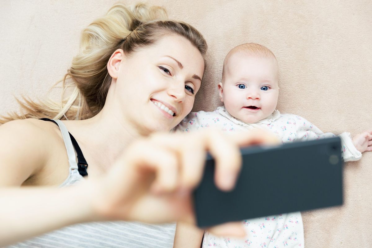 Mobily sleduje už polovina kojenců, obrazovky děti ohrožují na zdraví i psychice

U mobilů, tabletu či TV tráví čas pravidelně 