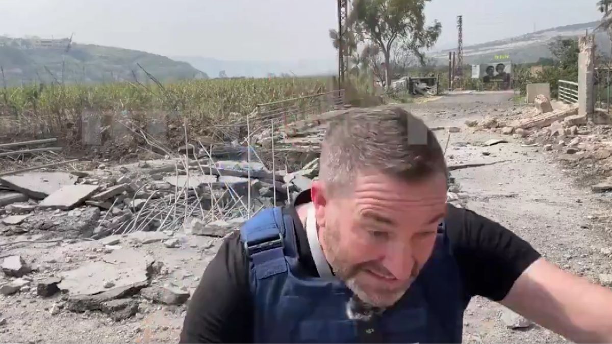 Pár metrů od štábu ruské televize v Libanonu vybuchla raketa, ukazuje video