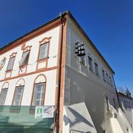 Stará radnice ve Žďáru nad Sázavou prochází velkou rekonstrukcí, změní se i barva fasády.