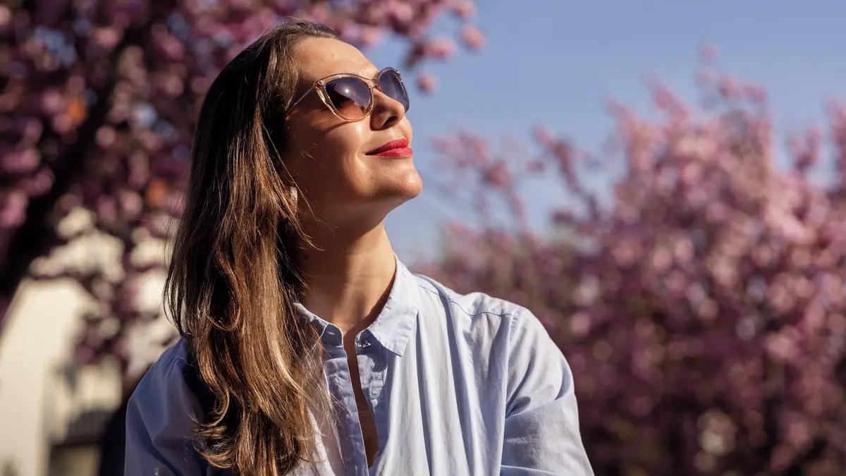 Slunce, smysluplné vztahy a další zdroje energie, ze kterých můžete čerpat při jarní únavě