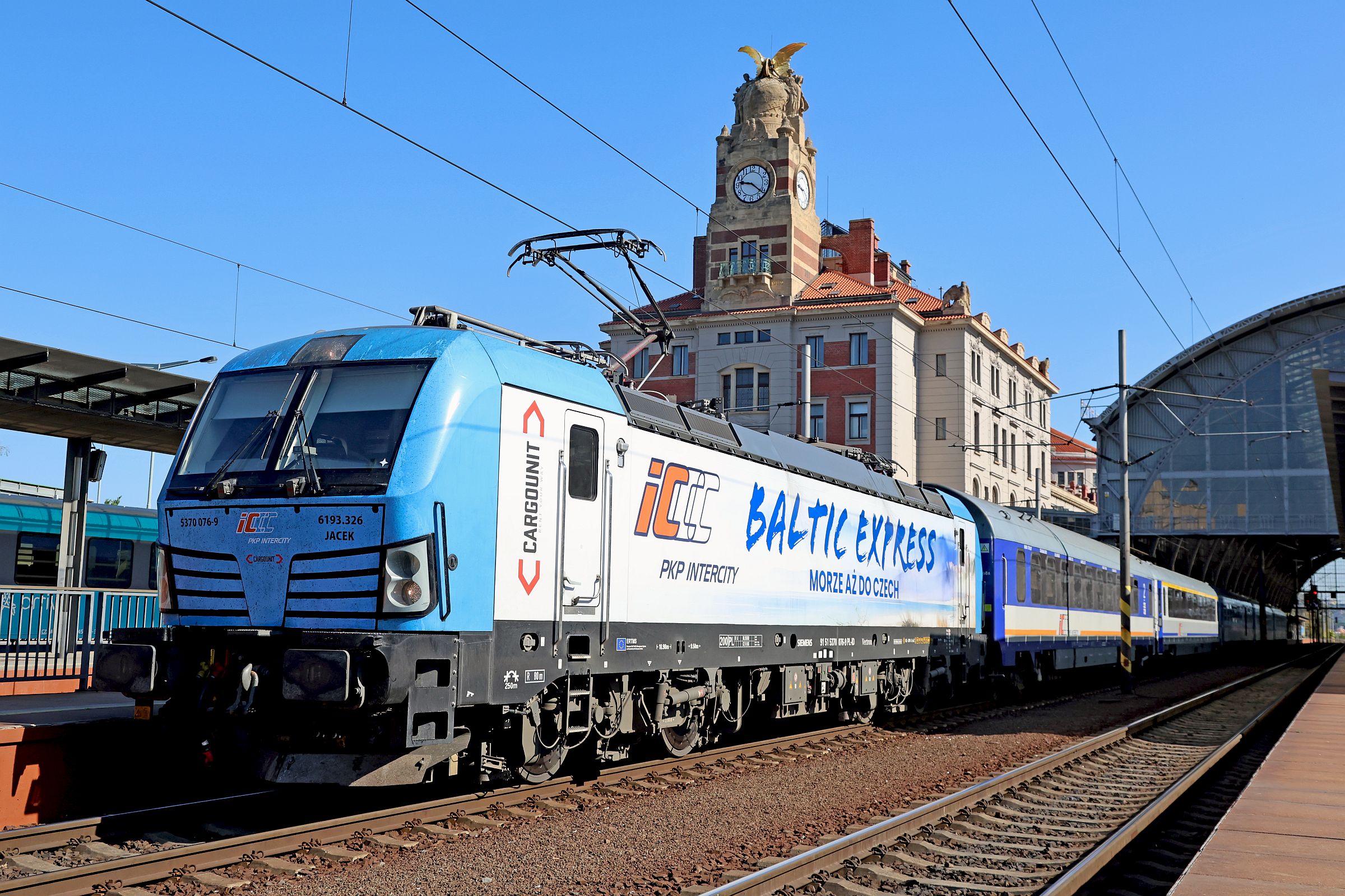 Sự thay đổi giờ sẽ ảnh hưởng đến lịch trình của các chuyến tàu đêm và xe buýt