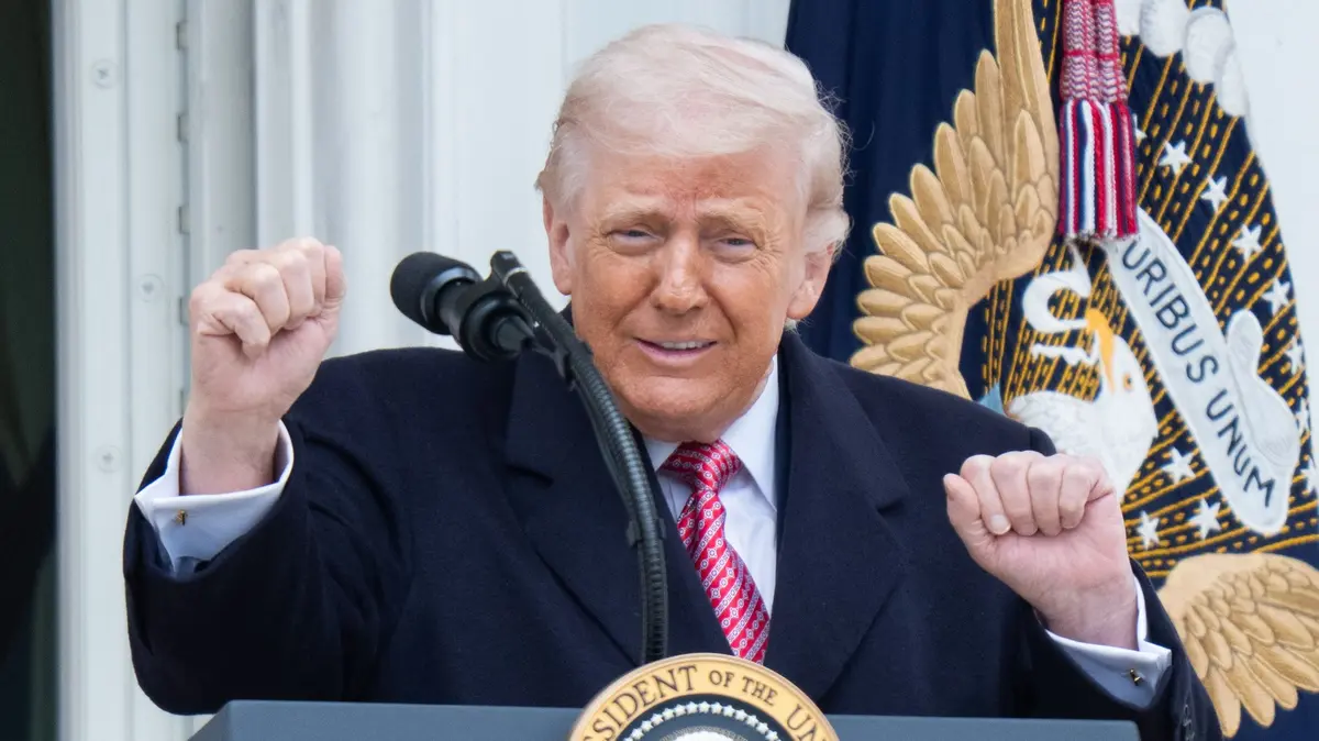 A je to tady. Trump chce přejmenovat Hormuzský průliv sám po sobě