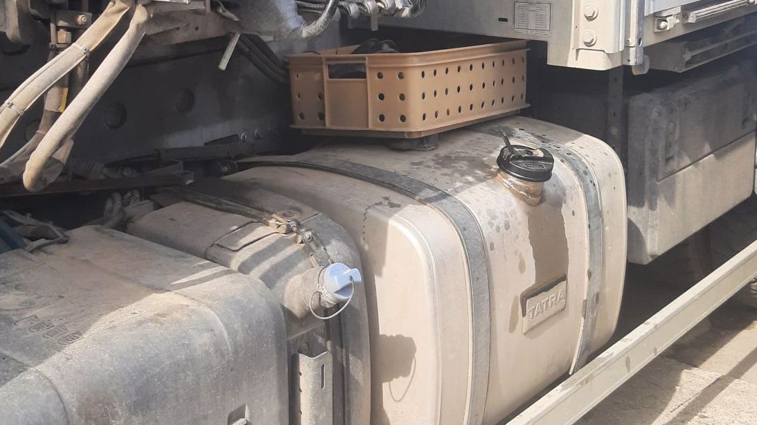 Zloděje nafty na Brněnsku dopadli přímo s kanystry