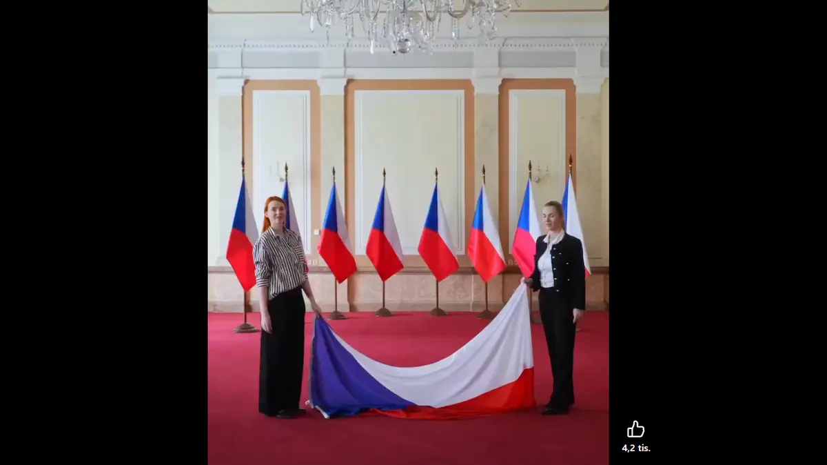 Pěkně jsme to schytaly. Babišovy spolupracovnice zveřejnily kvůli vlajce kajícné video