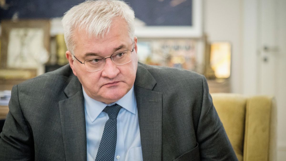 Zadrželi nám zaměstnance banky s miliony a zlatem. Státní terorismus, opřel se Kyjev do Maďarska