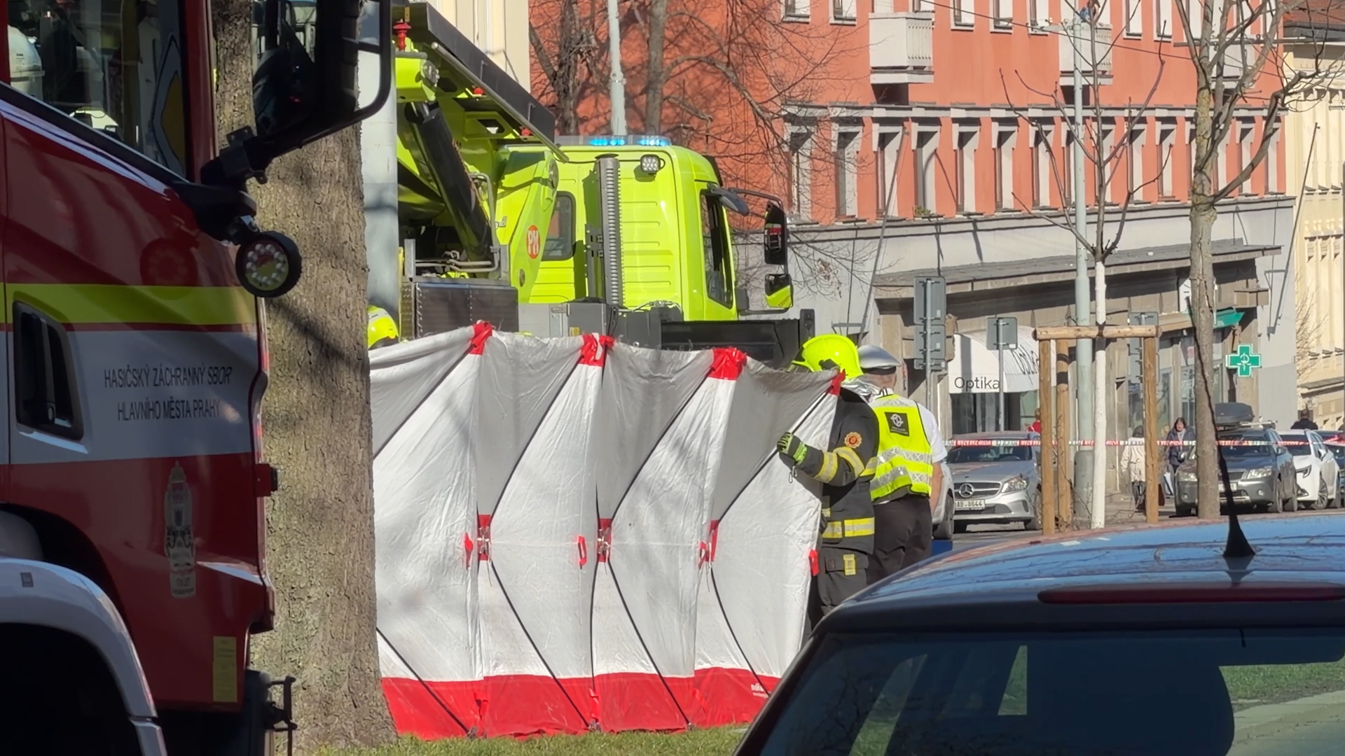 Dívku v Praze srazila tramvaj, na místě zemřela