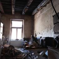 Z bytu v 1. patře moc nezbylo.