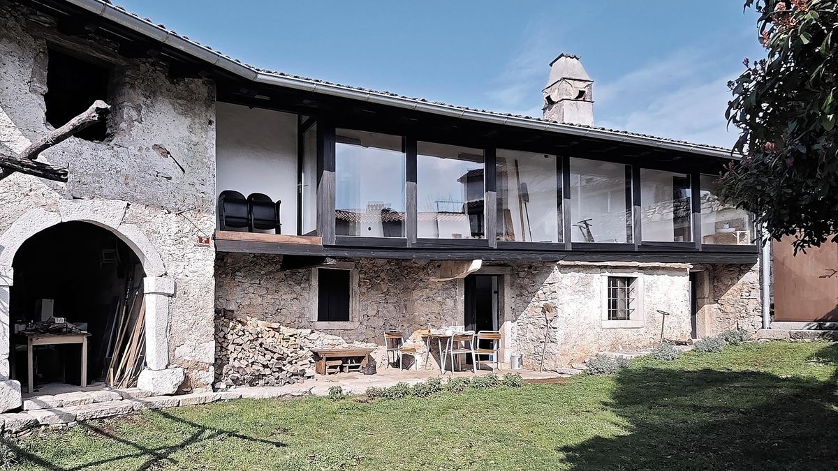 Nekonečný dům představuje rekonstrukci, která by nejednoho Čecha přivedla k šílenství