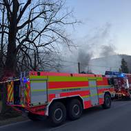 S ohněm bojovalo několik jednotek hasičů.