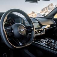 Interiér je kvalitní.