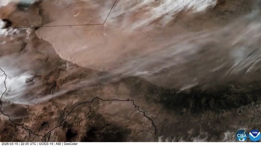 Přes Texas se přehnala písečná zeď, zachytila to družice