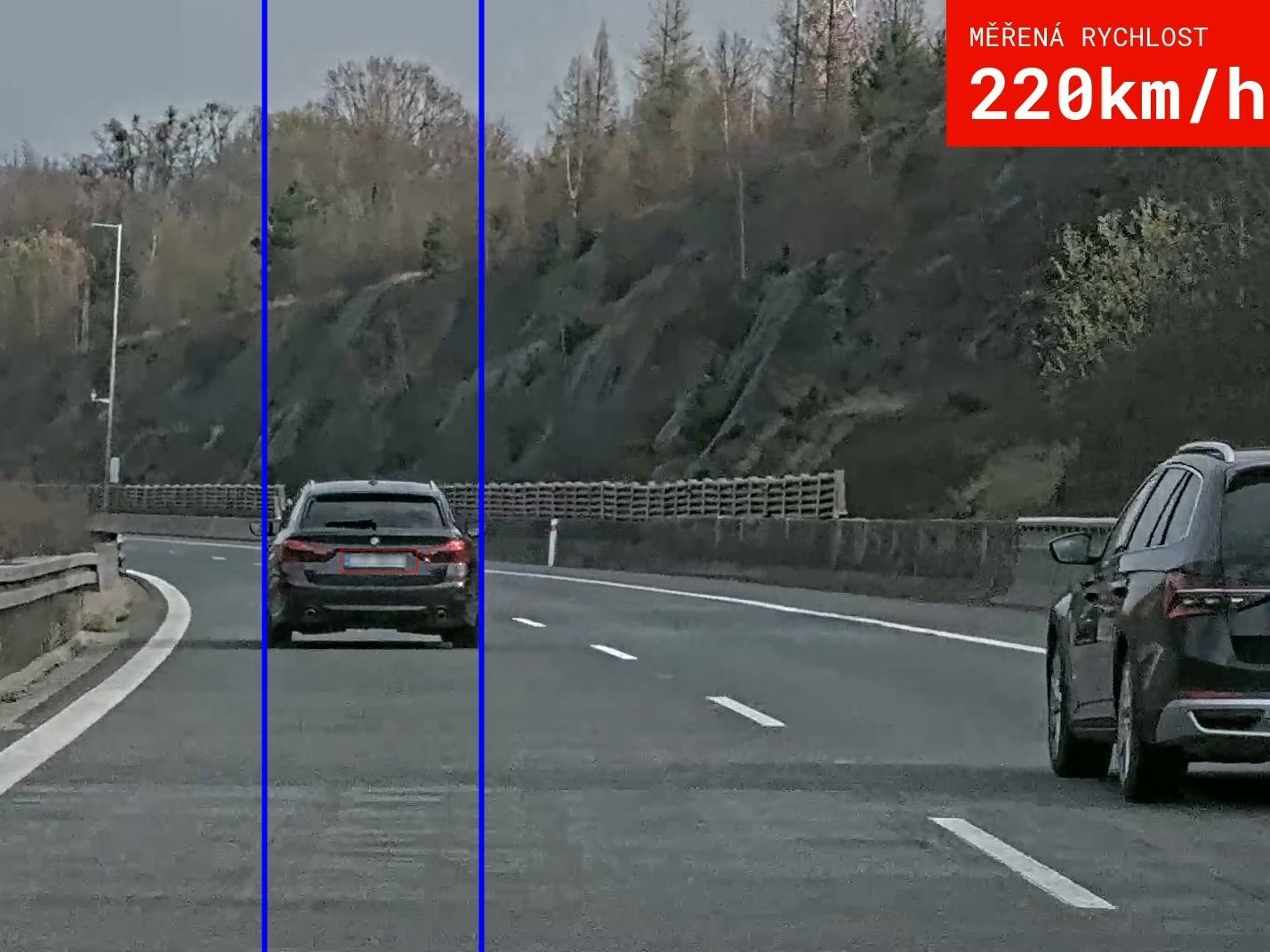 Řidič BMW se řítil rychlostí 220 kilometrů po D35 na Přerovsku. Přišel o řidičák