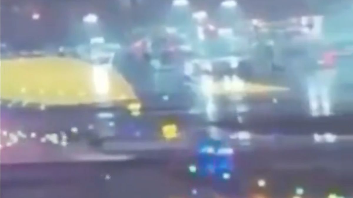 Střet letadla s hasičským vozem v USA: Na sítích se šíří video, jež má zachycovat okamžik srážky