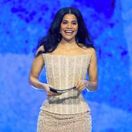 Bianca Cristovao večerem provázela v jemném korzetu se sukní od Zuzany Kubíčkové.