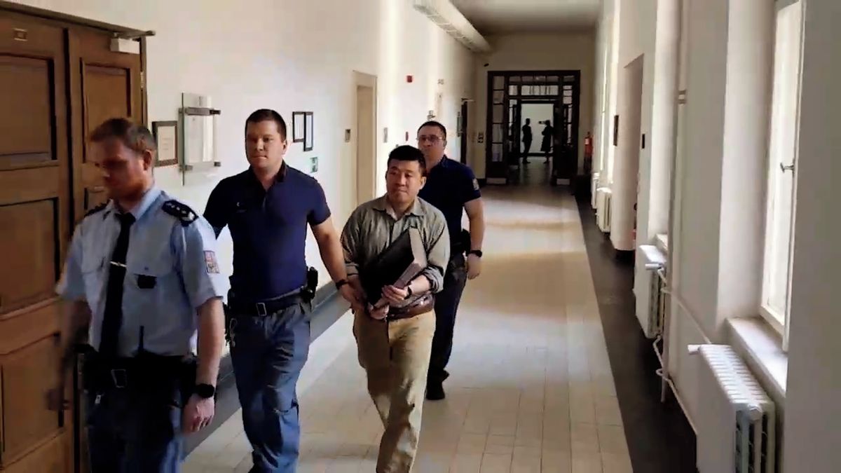 Na obchodního partnera s těhotnou manželkou brutálně zaútočil sekáčkem, soud mu potvrdil 18 let