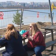 Výhled na bagry z restaurace Point  