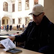 Pustil se i do výtvarných aktivit.