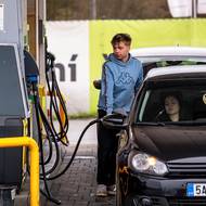 Právě u čerpacích stanic ONO se v aktuální situaci tvoří největší fronty.