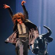 Nechybí ani tanec. Radim Vizváry (Baron Prášil) a Katarína Sobinkovičová