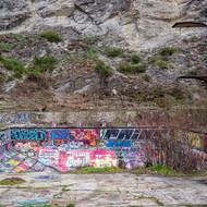 Kromě hlavního bazénu se závodními dráhami a skokanským můstkem se zde nacházelo i brouzdaliště.