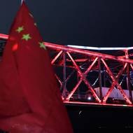 Most Přátelství slouží i ke kamionové dopravě, i ta je velmi pečlivě hlídaná. Teď na něj po šesti letech znovu vjely i osobní vlaky. 