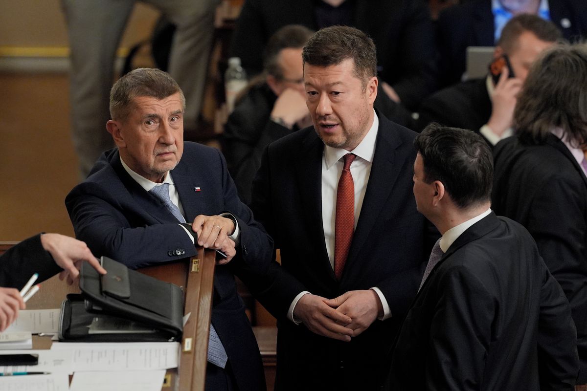 S vlastními zákony vláda šetří. Místo toho obchází proces poslaneckými návrhy