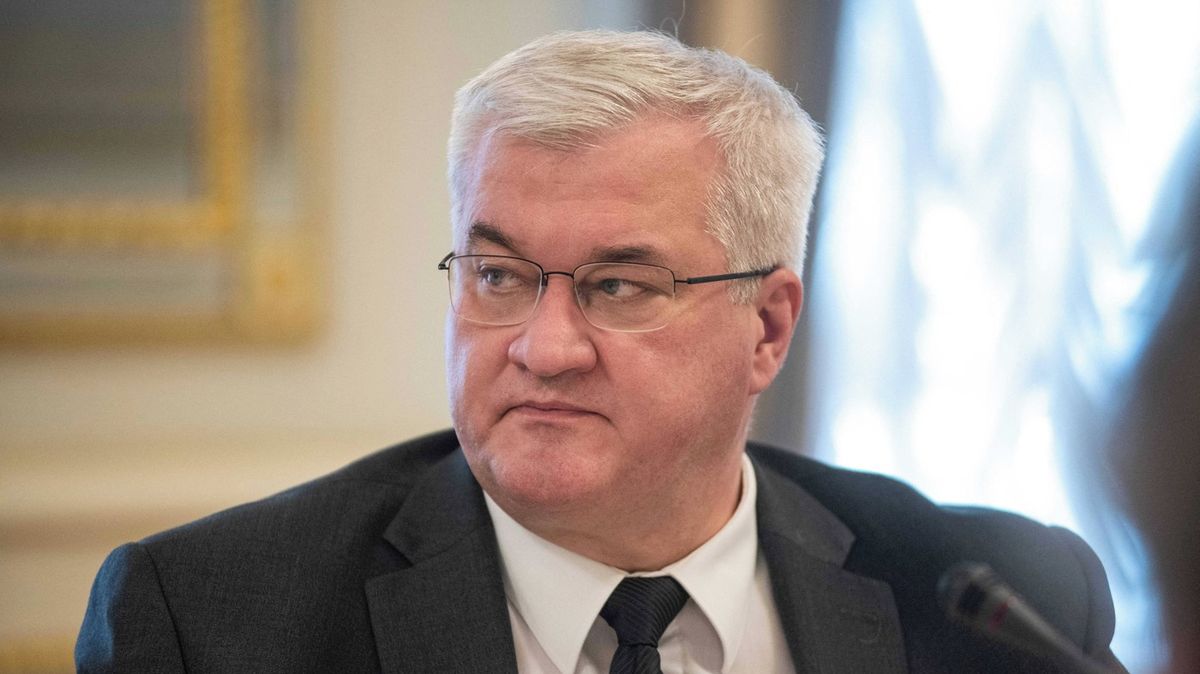 Konflikt se vyhrocuje: Ukrajina varuje své občany před cestami do Maďarska