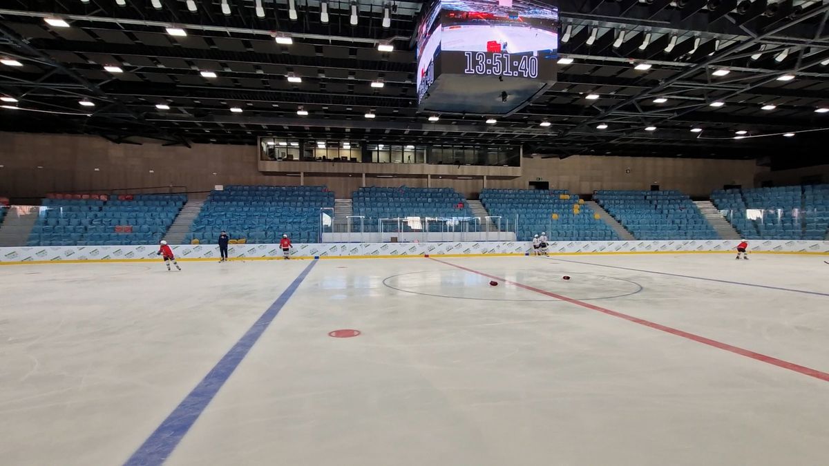 Máme lepší kabiny než O2 arena, chlubí se Třebíč novým zimním stadionem