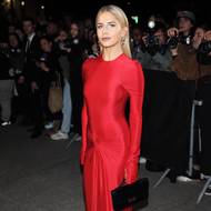 V šatech od Victorie se ukázala mezi hosty i německá modelka Caroline Daurová.  