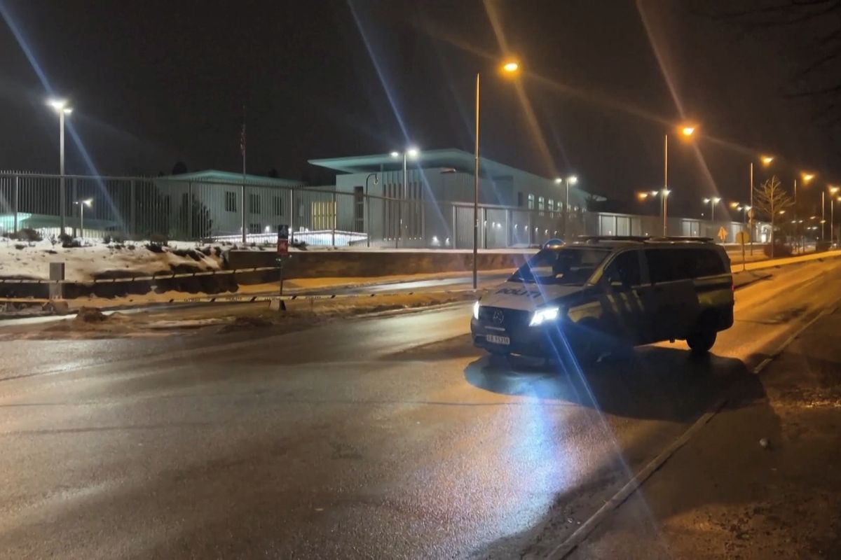 Velvyslanectvím USA v Oslu otřásl výbuch