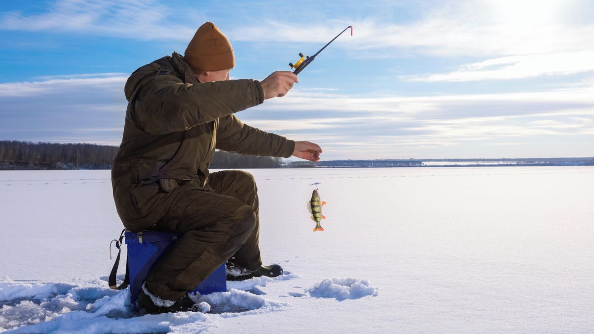 Led odnesl rybáře daleko na jezero, zachránily je vrtulníky